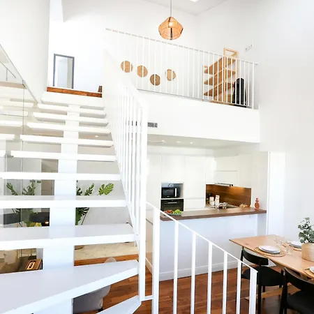 Zen & Tan Apartment *