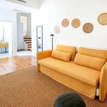 Zen & Tan Apartment *